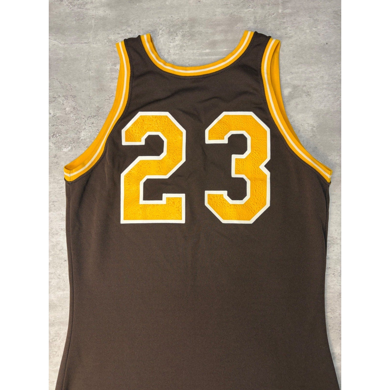 Vintage 80s/90s Wildcats #23 Collegiate Basketball Jersey Size Medium