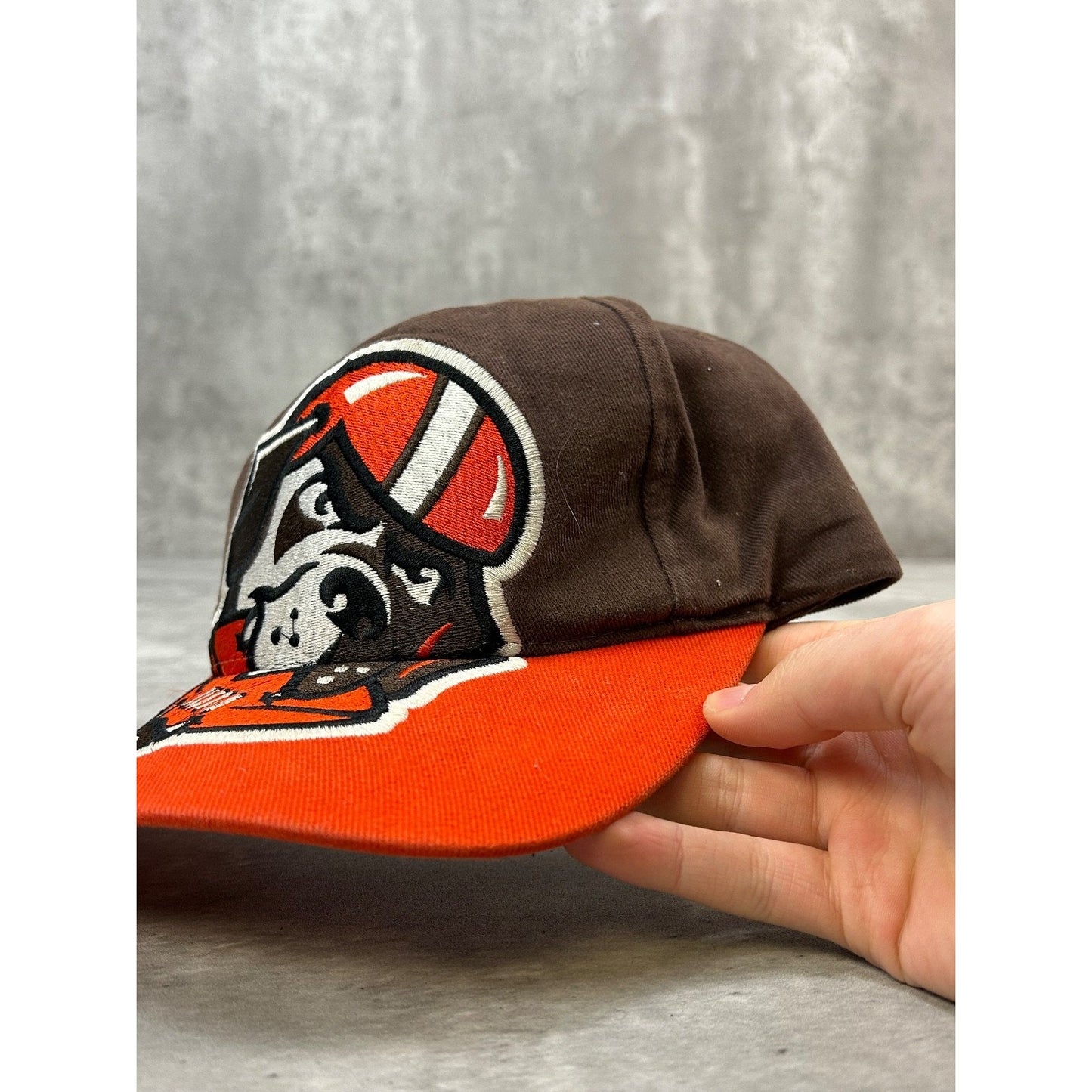 Vintage Cleveland Browns NFL Embroidered Big Logo Football Snapback Hat OSFA