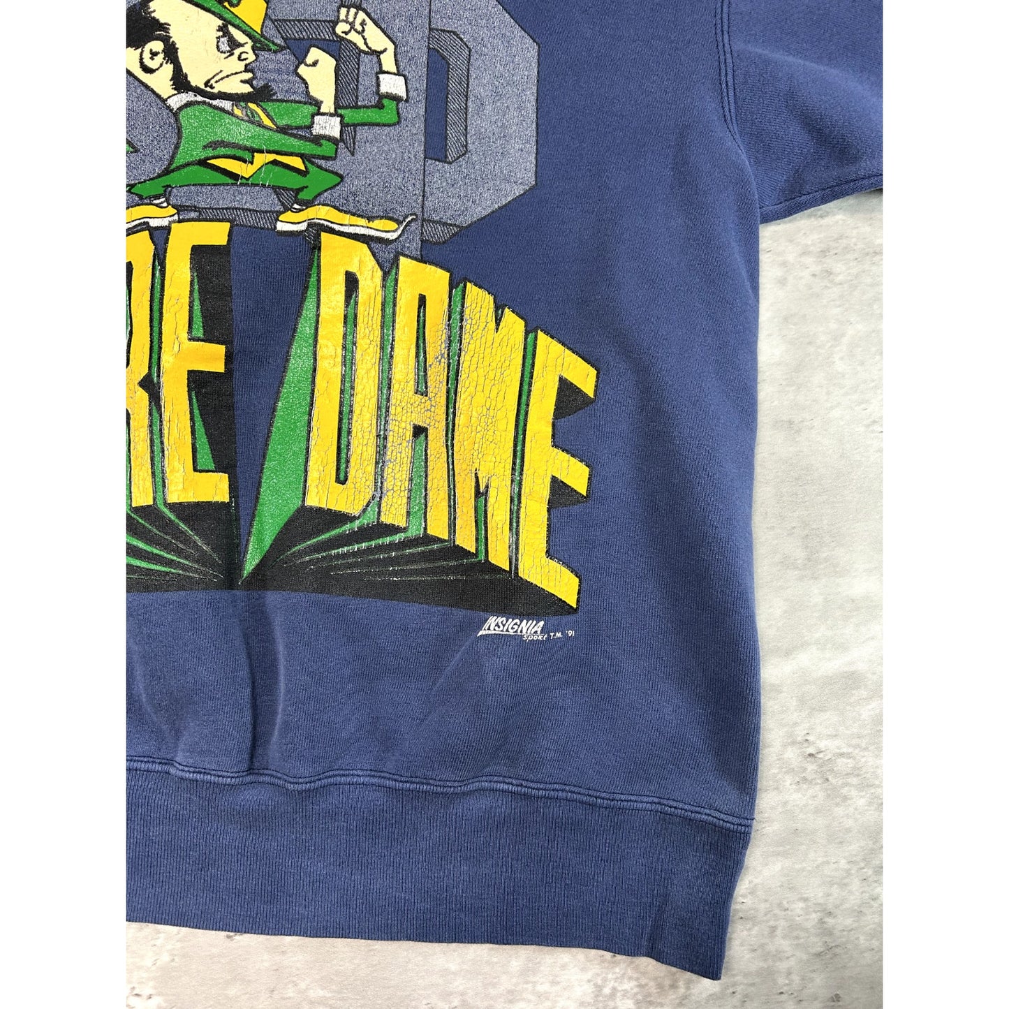 Vintage 1991 Notre Dame Fighting Irish NCAA Spellout Logo Graphic Sweatshirt Med
