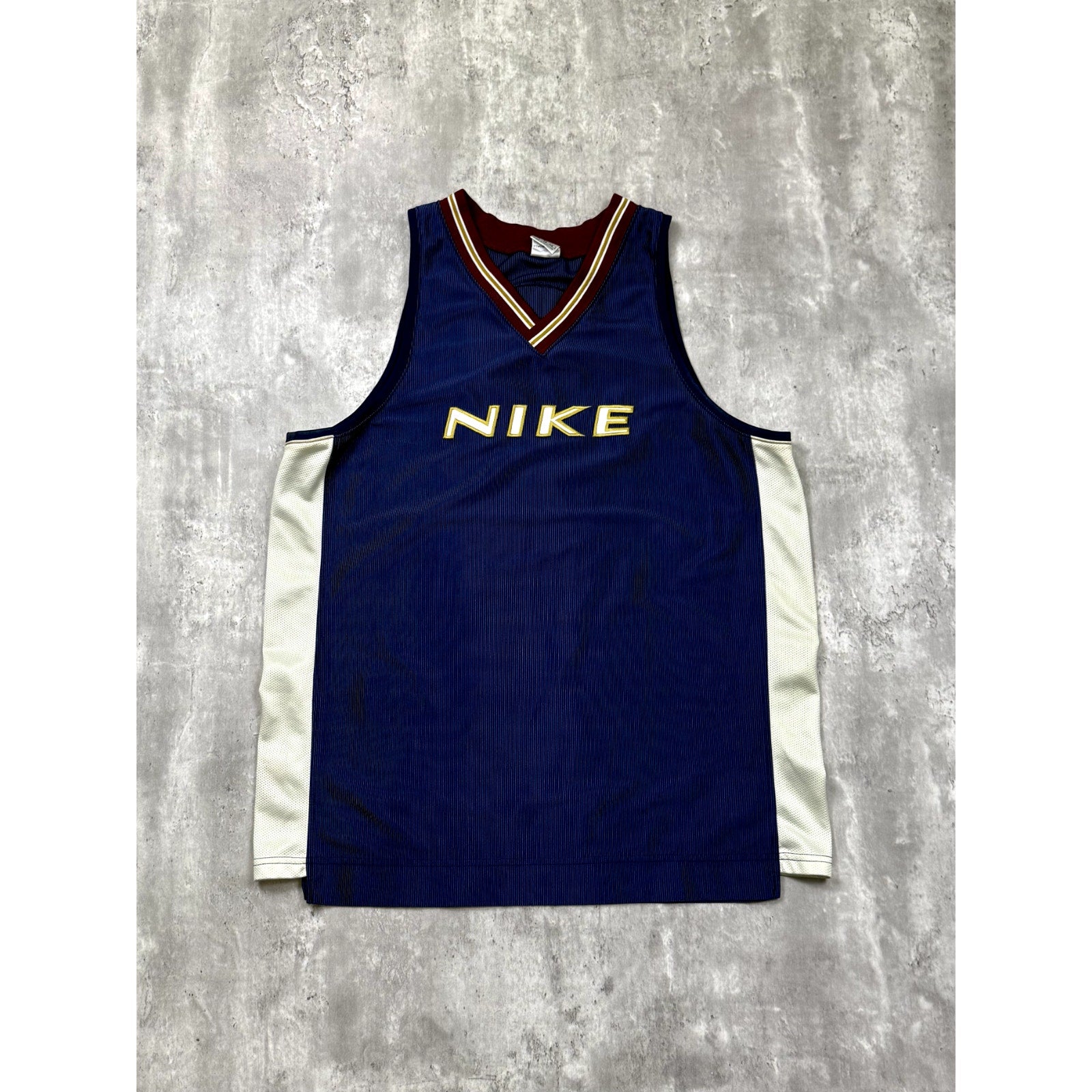 Vintage Y2K Nike Embroidered Spellout Basketball Jersey Size XL