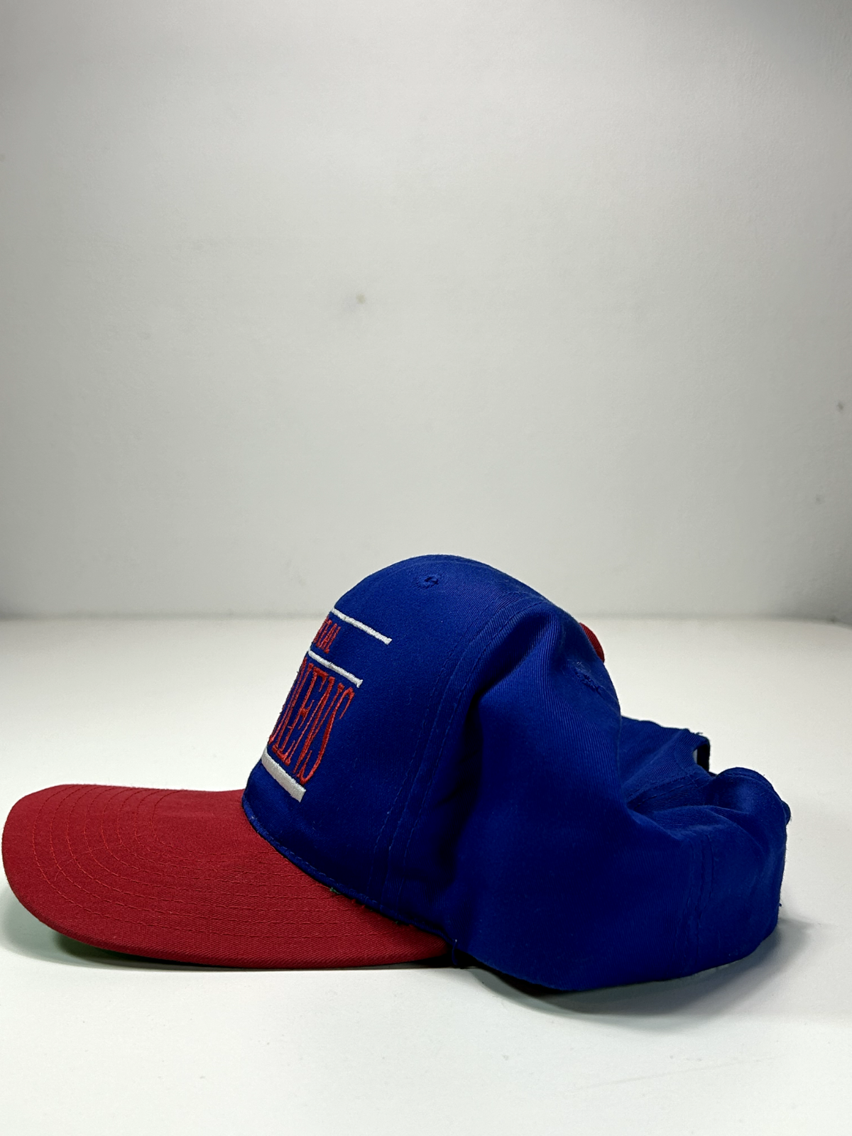 Vintage 90s Montreal Canadiens NHL Embroidered Spell Out Snapback Hat OSFA