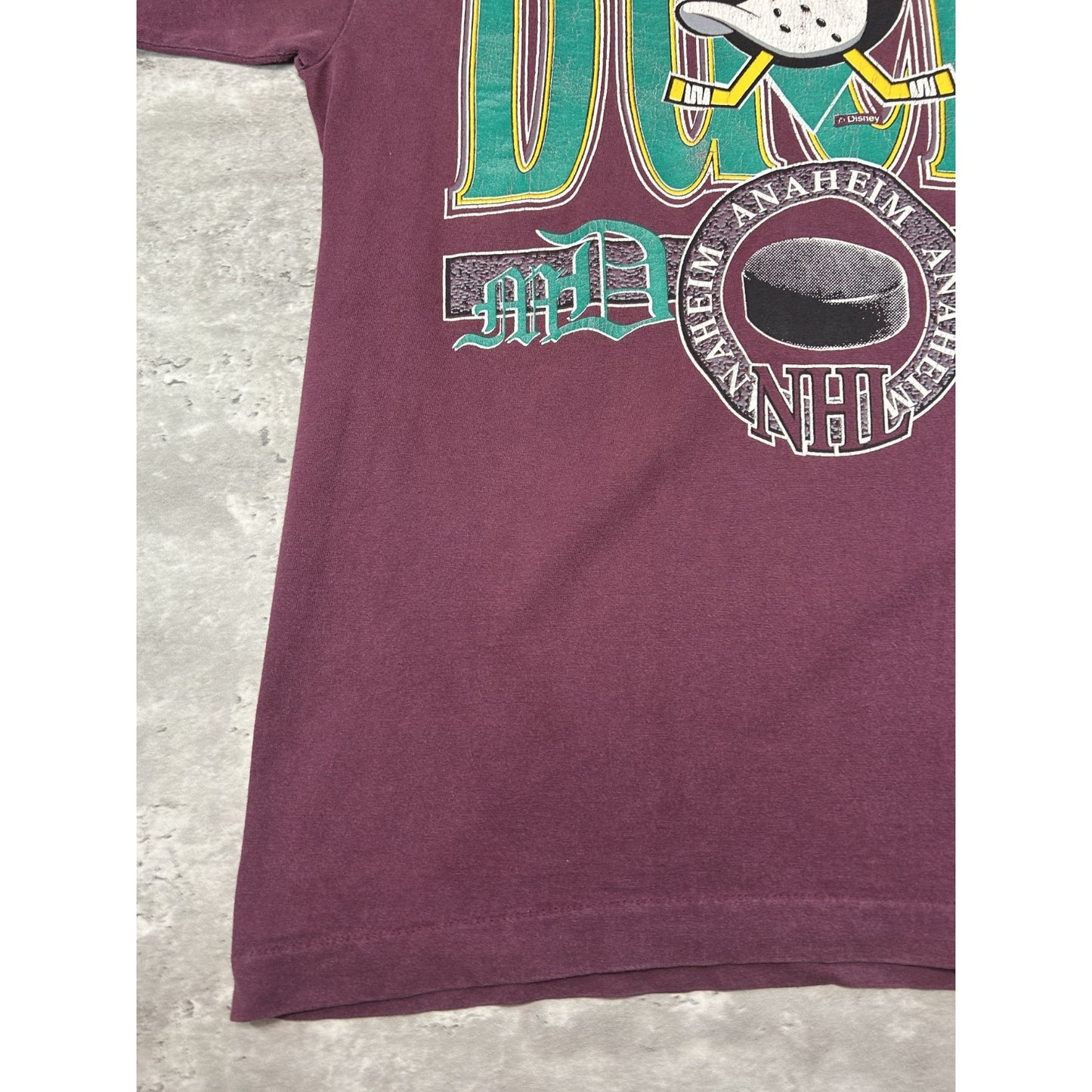 Vintage 1993 Anaheim Mighty Ducks NHL Spellout Graphic Hockey T-Shirt Sz Medium