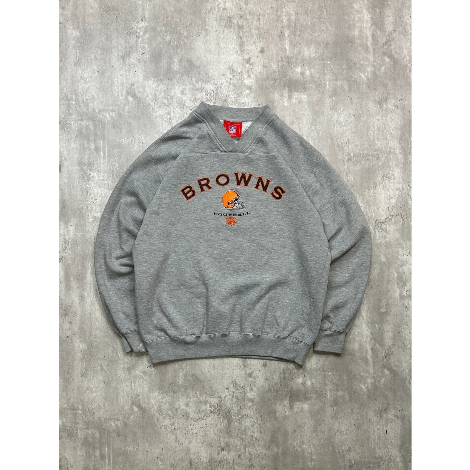 Vintage Cleveland Browns NFL Embroidered Spellout Sweatshirt Size Medium