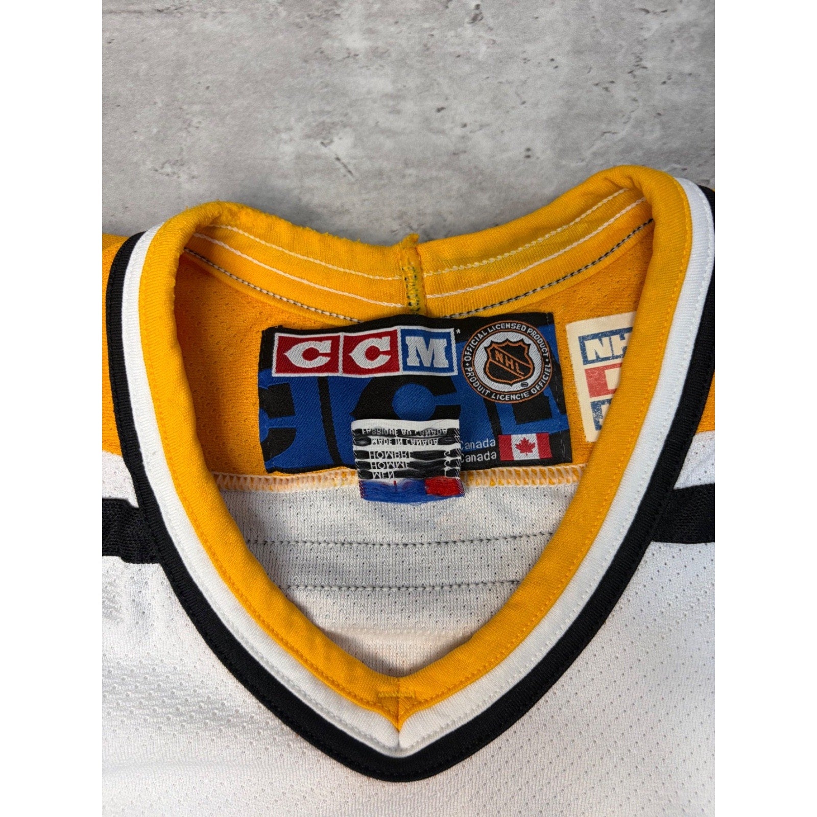Vintage Jaromir Jagr #68 Pittsburgh Penguins NHL CCM Hockey Jersey Size Large