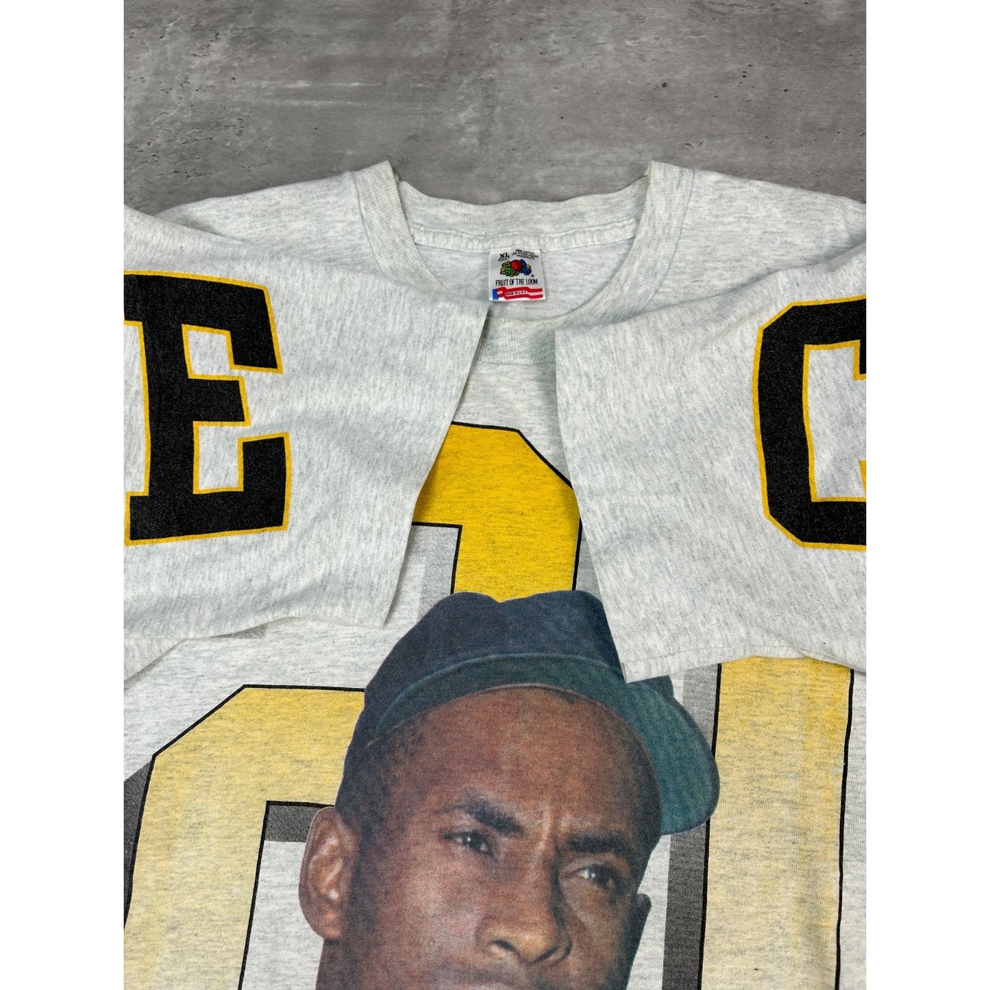 Vintage 1994 Roberto Clemente #21 Pittsburgh Pirates MLB Graphic T-Shirt Size XL