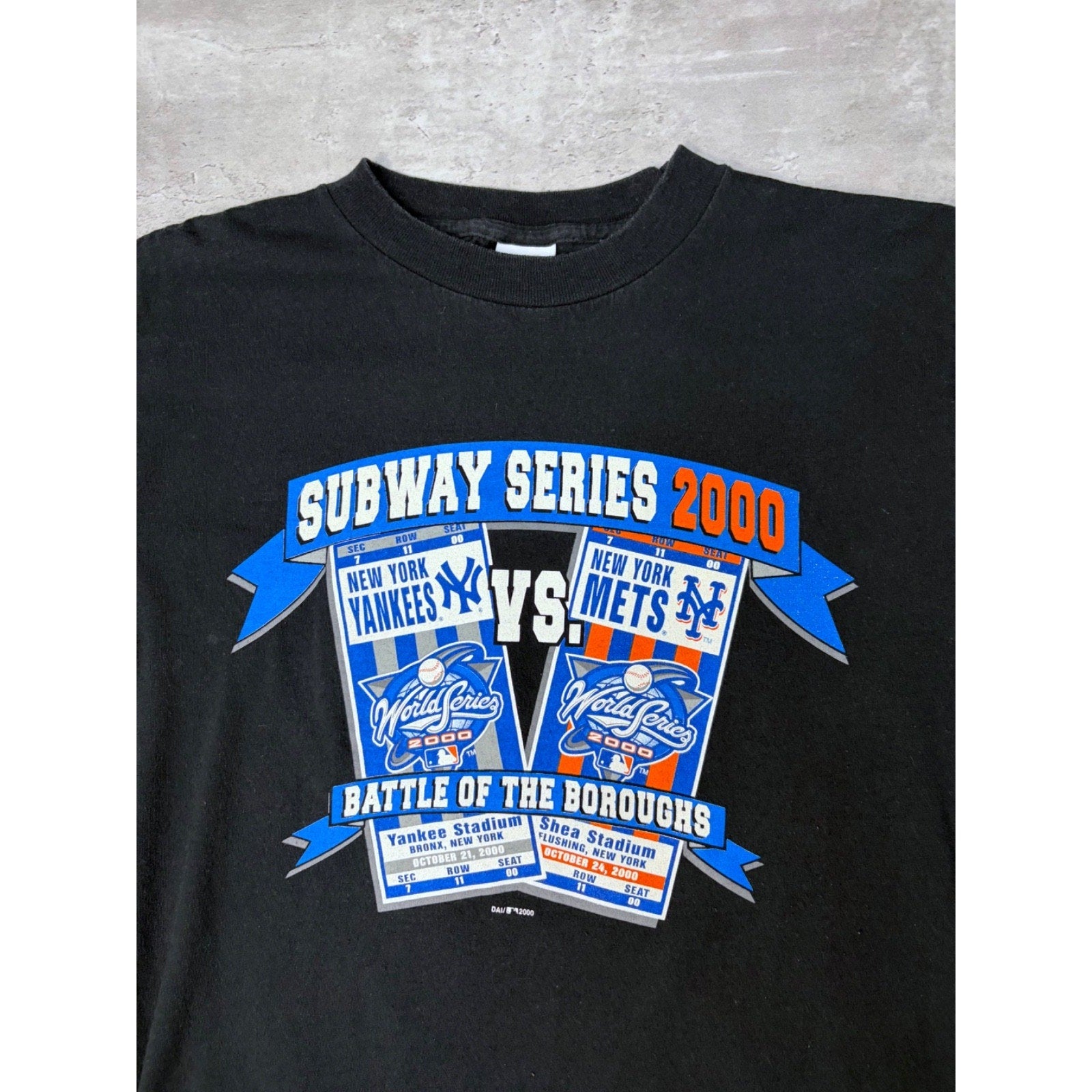 Vintage 2000 Mets Vs Yankees MLB Subway Series Ticket Graphic T-Shirt Sz Medium