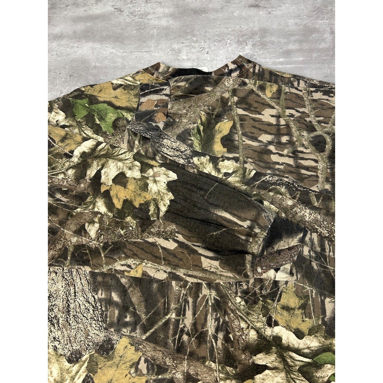Vintage Mossy Oak Tree Camo Hunting Long Sleeve T-Shirt Size Large