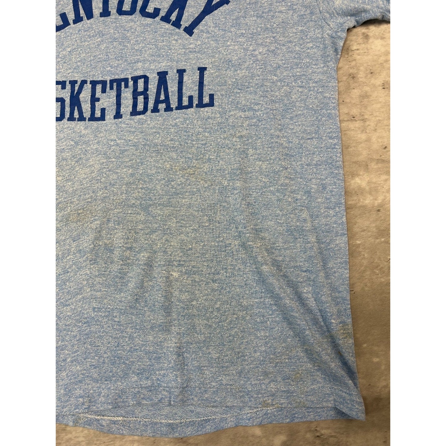 Vintage 80s Kentucky Wildcats NCAA Basketball Spellout Graphic T-Shirt Sz Large