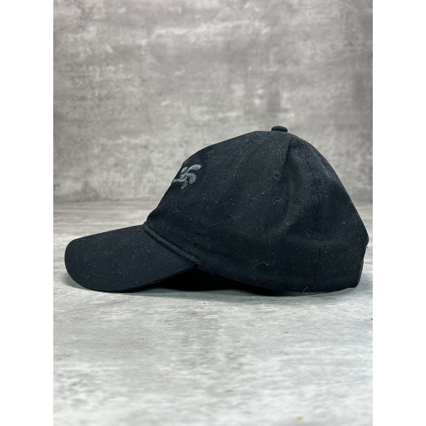 Vintage Looney Tunes Taz Embroidered Cartoon Character Snapback Hat OSFA