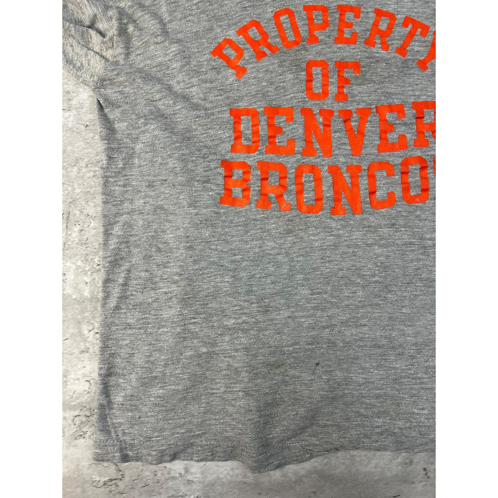 Vintage 80s Denver Broncos NFL Spellout Graphic Football Warmup T-Shirt Sz Large