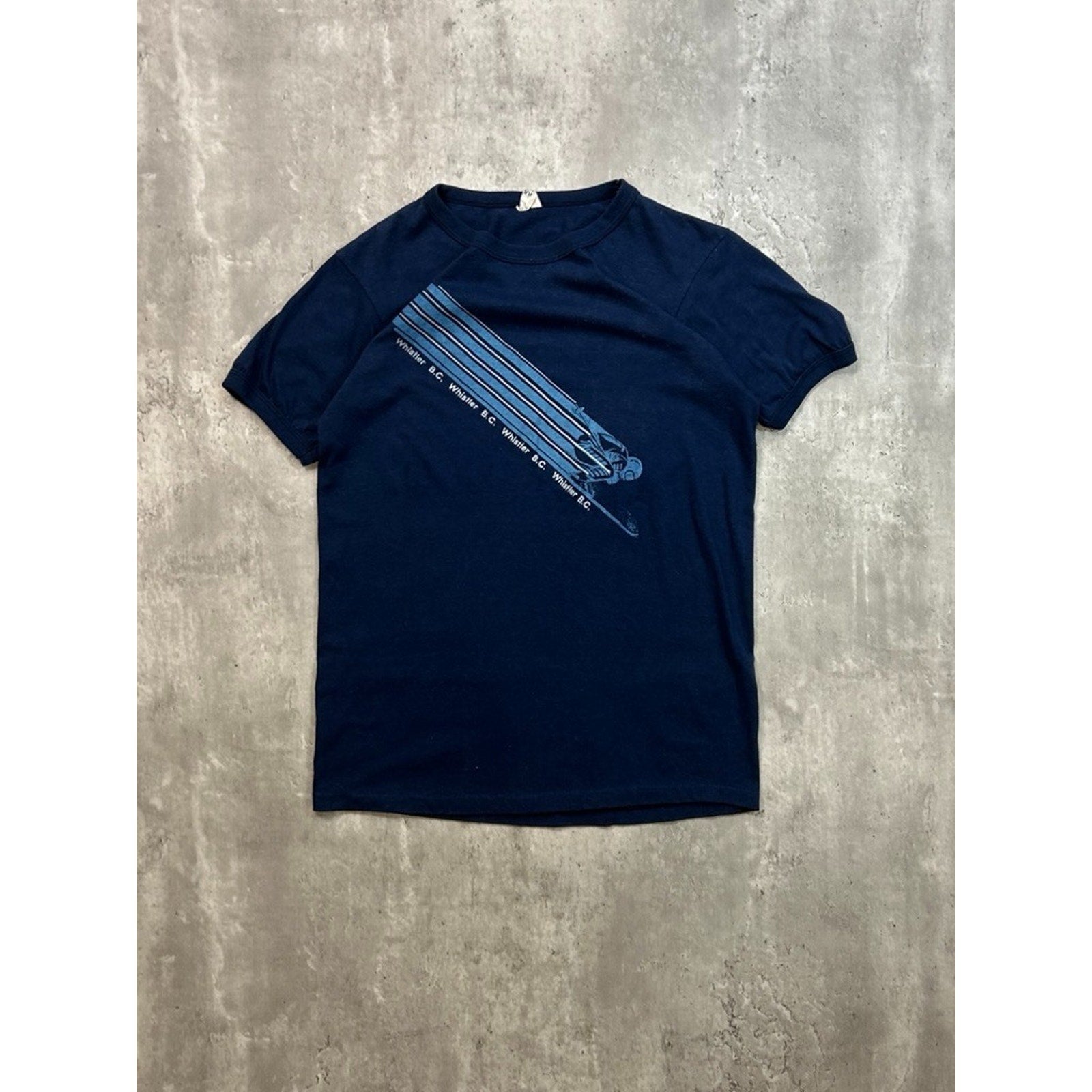 Vintage Whistler British Columbia Skiing Graphic Destination T-Shirt Size Large