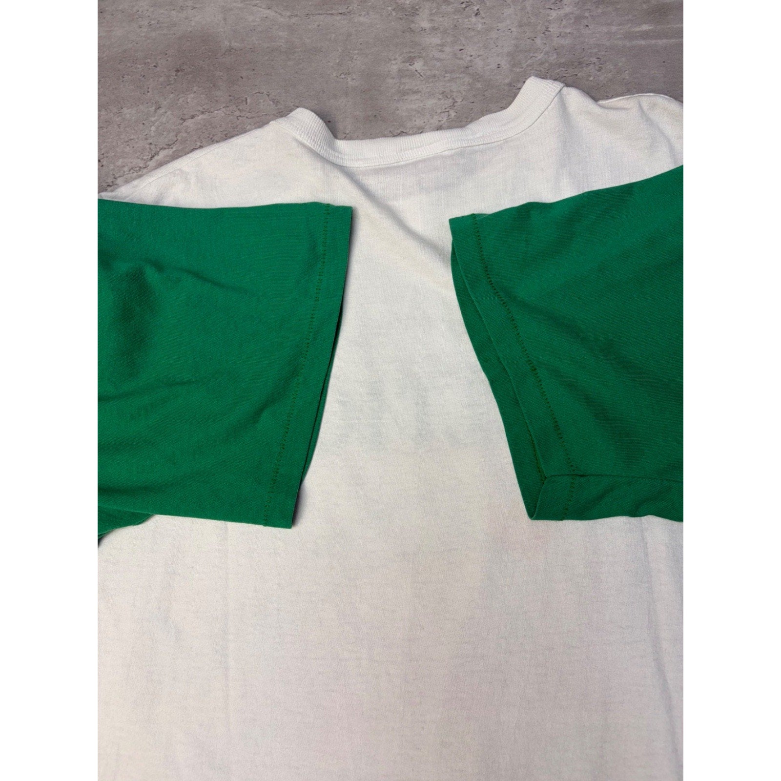 Vintage 1994 Boston Celtics NBA Embroidered Spellout Graphic T-Shirt Size XL