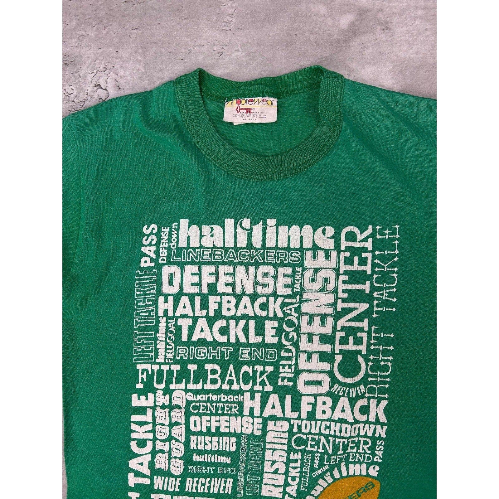 Vintage 80s Green Bay Packers NFL Football Spellout Graphic T-Shirt Size Medium