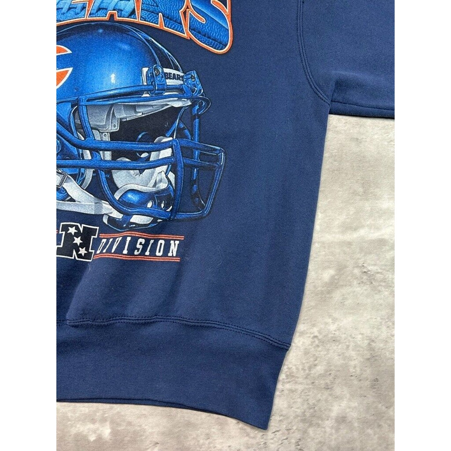 Vintage 90s Chicago Bears NFL Helmet Graphic Football Sweatshirt Size Medium