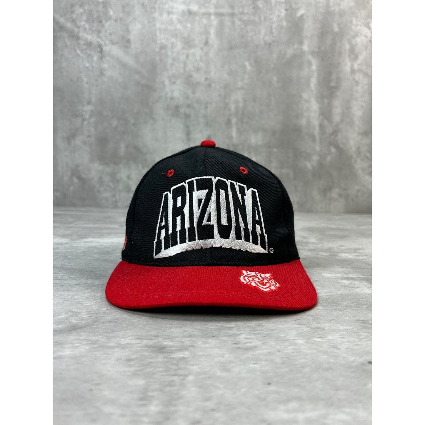 Vintage 90s Arizona Wildcats NCAA Embroidered Spellout Snapback Hat OSFA
