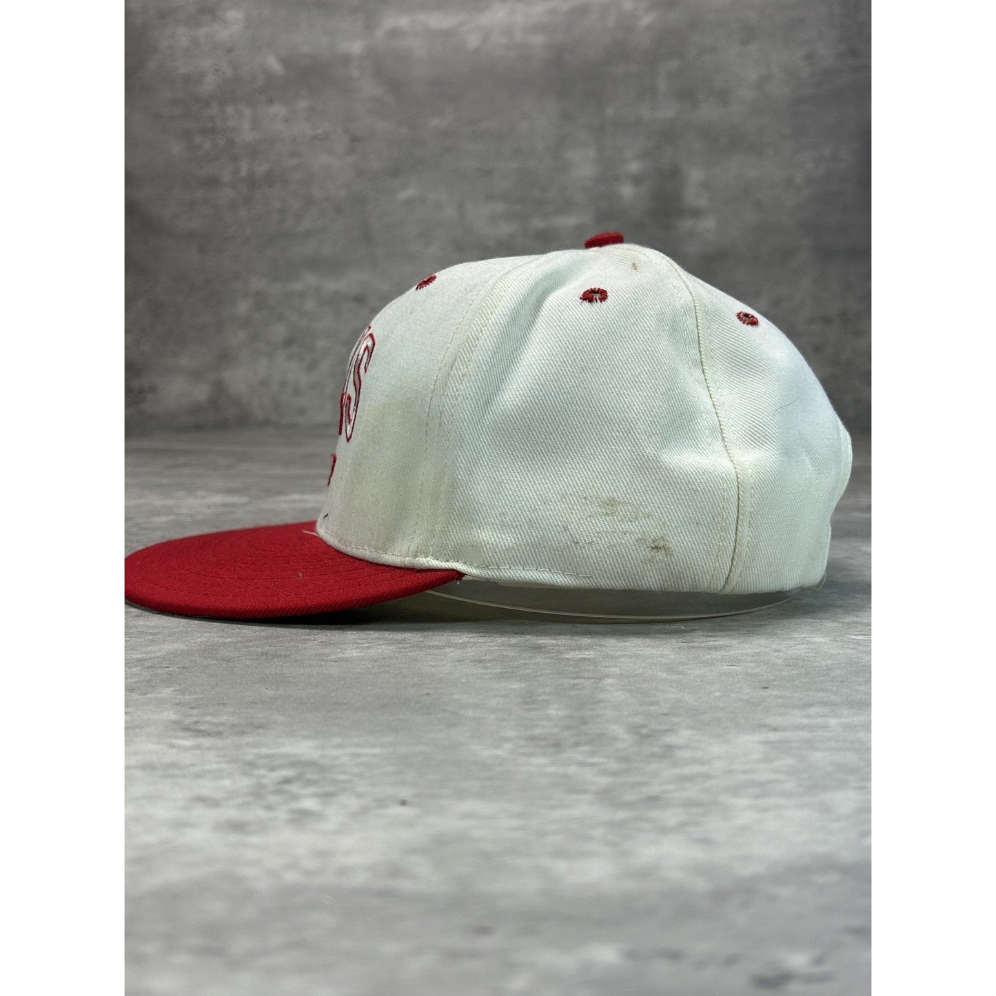 Vintage 90s Cincinnati Reds MLB Embroidered Spellout Logo Snapback Hat OSFA