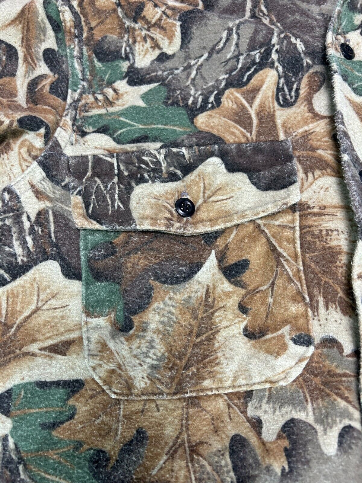 Vintage 90s Gander Mountain Advantage Camo Hunting Button Up Shirt Size Medium