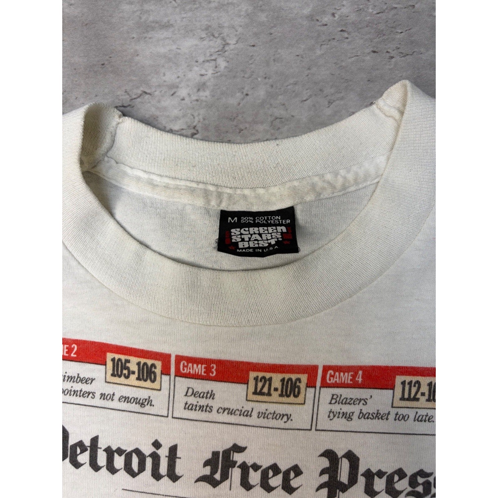 Vintage 1990 Detroit Pistons NBA Back To Back Champs Newspaper T-Shirt Sz Medium
