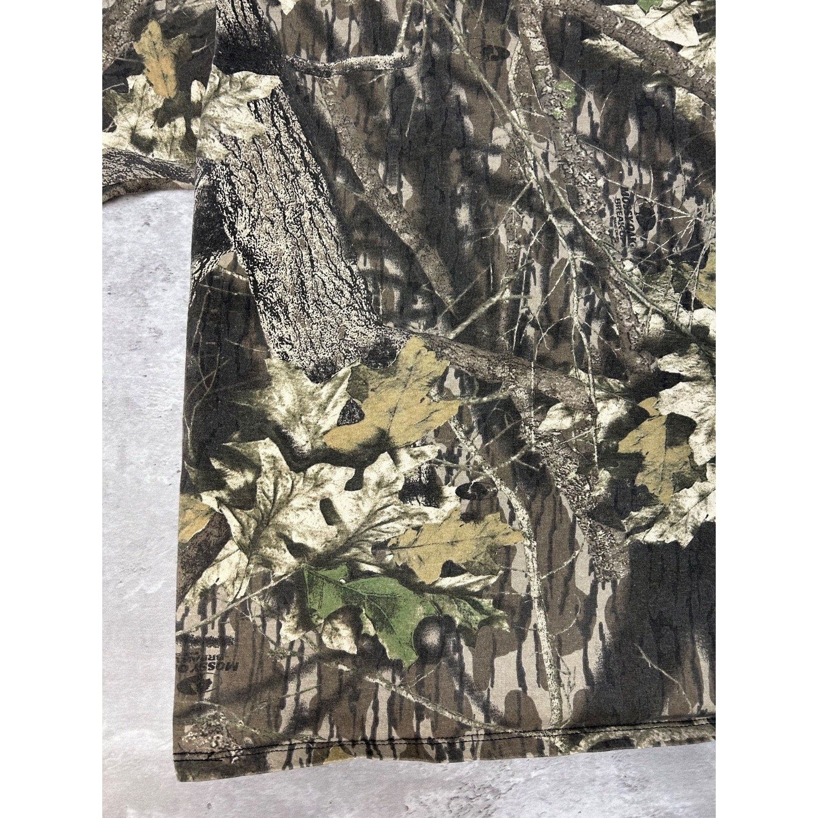 Vintage Mossy Oak Tree Camo Hunting Long Sleeve T-Shirt Size Large