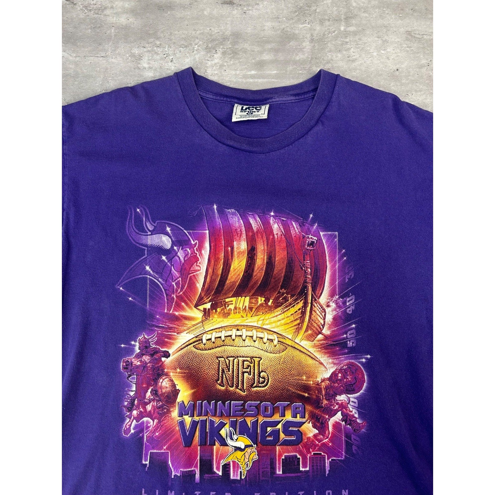 Vintage 1999 Minnesota Vikings NFL Football Graphic T-Shirt Size XL