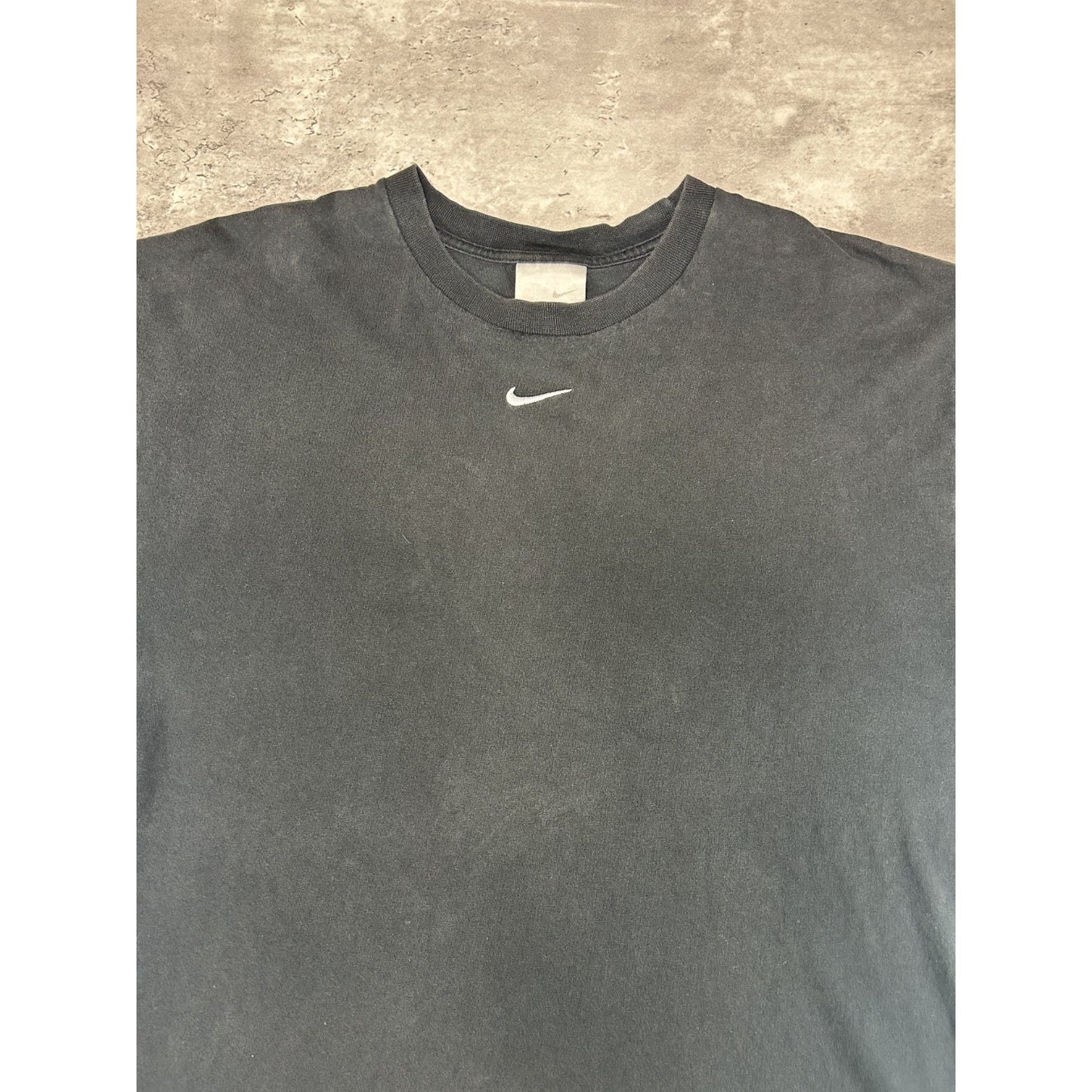 Vintage 2000s Nike Embroidered Middle Swoosh T-Shirt Size Medium Black
