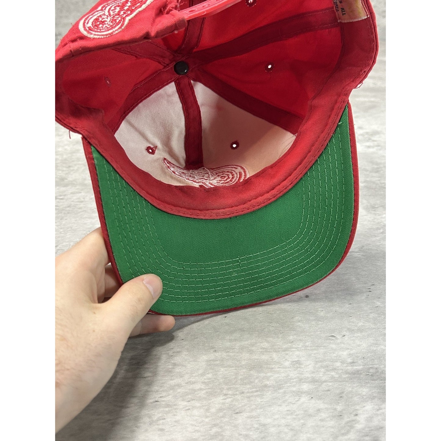 Vintage 90s Detroit Red Wings NHL Embroidered Logo Snapback Hat OSFA
