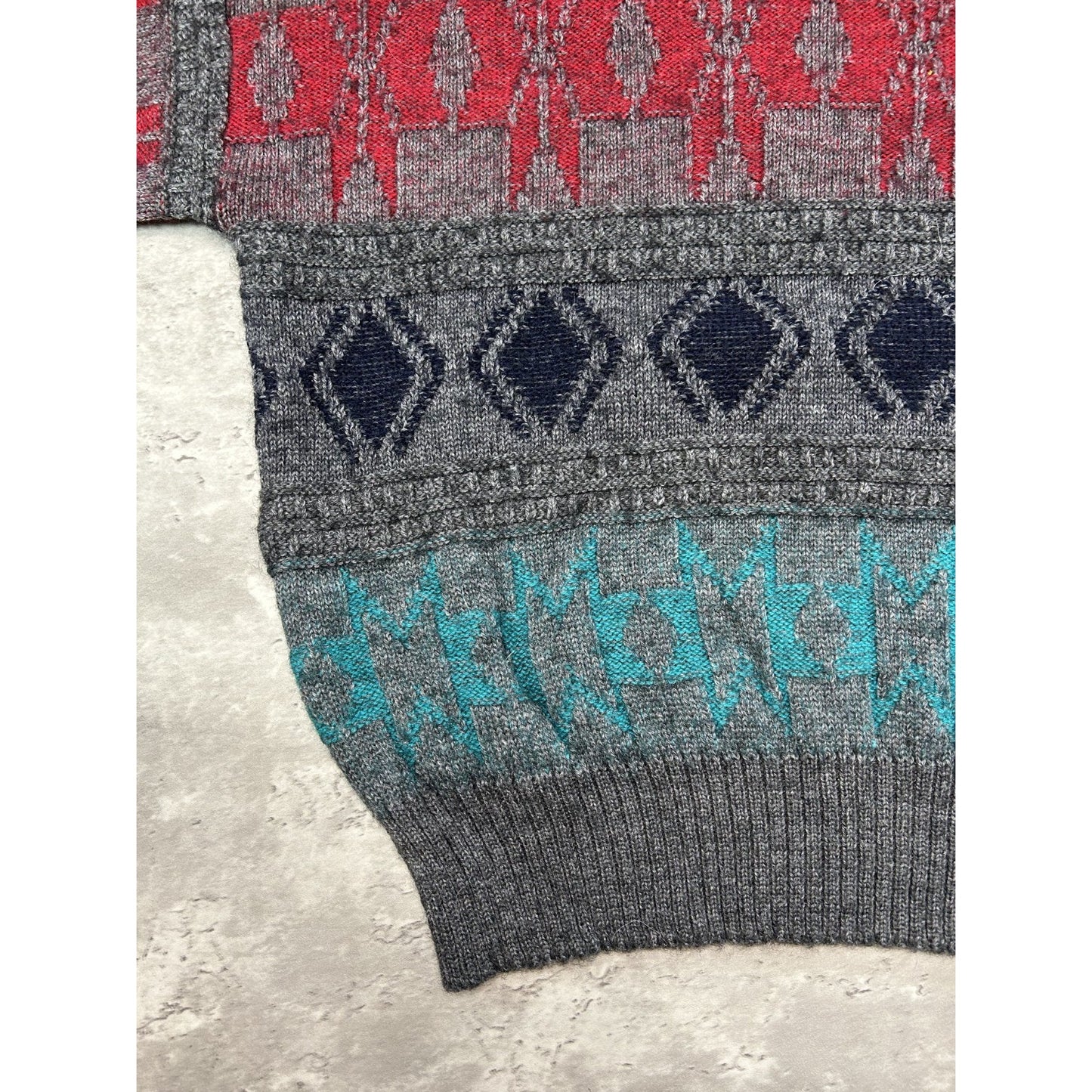 Vintage 80s/90s Aztec Striped Print Pullover Ribbed Knit Sweater Size Medium