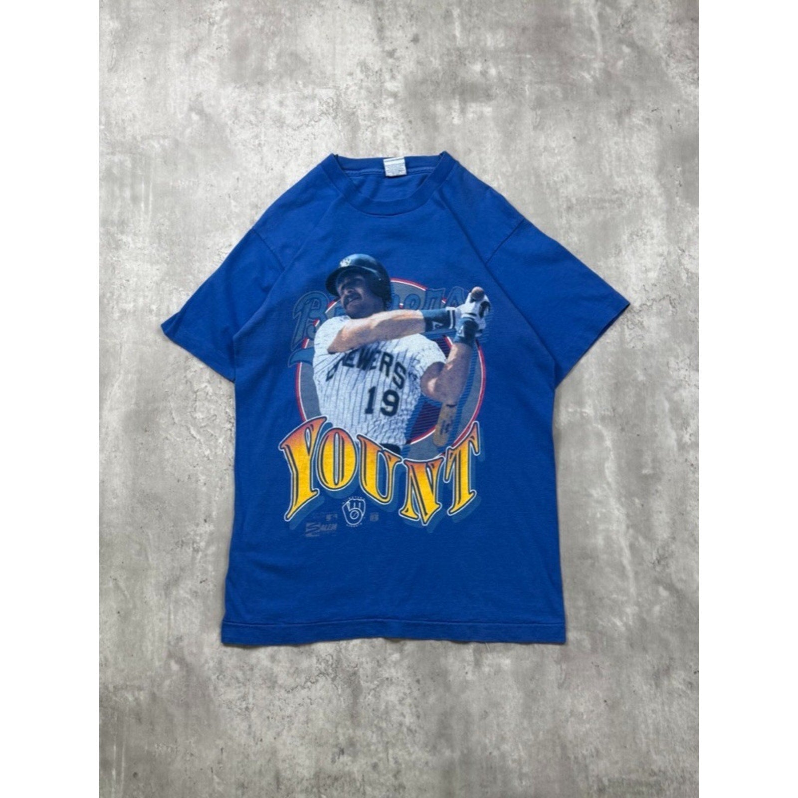 1990 Robin Yount #19 Milwaukee Brewers MLB Player Graphic T-Shirt Size Medium