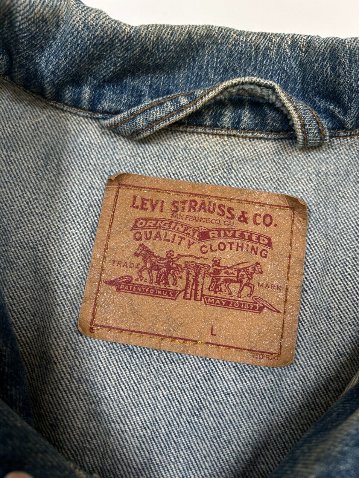 Vintage Levis Strauss & Co Denim Medium Wash Trucker Jacket Size Large