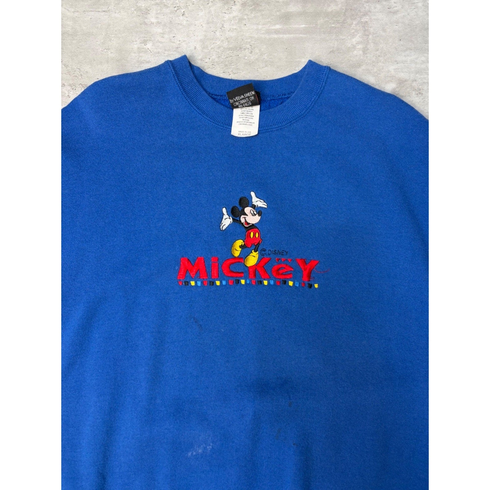 Vintage 90s Disney Mickey Mouse Embroidered Character Graphic Sweatshirt Size XL