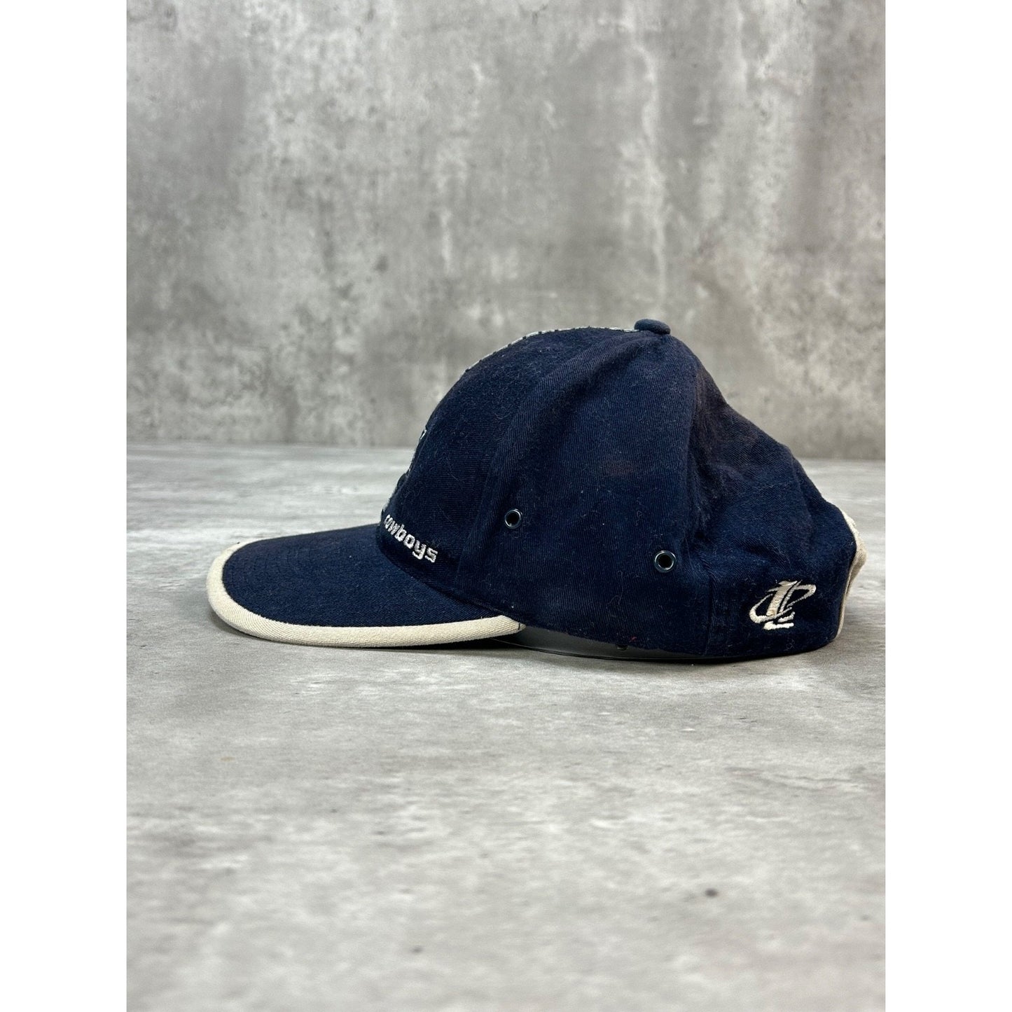 Vintage 90s Dallas Cowboys NFL Embroidered Logo Football Strapback Hat OSFA