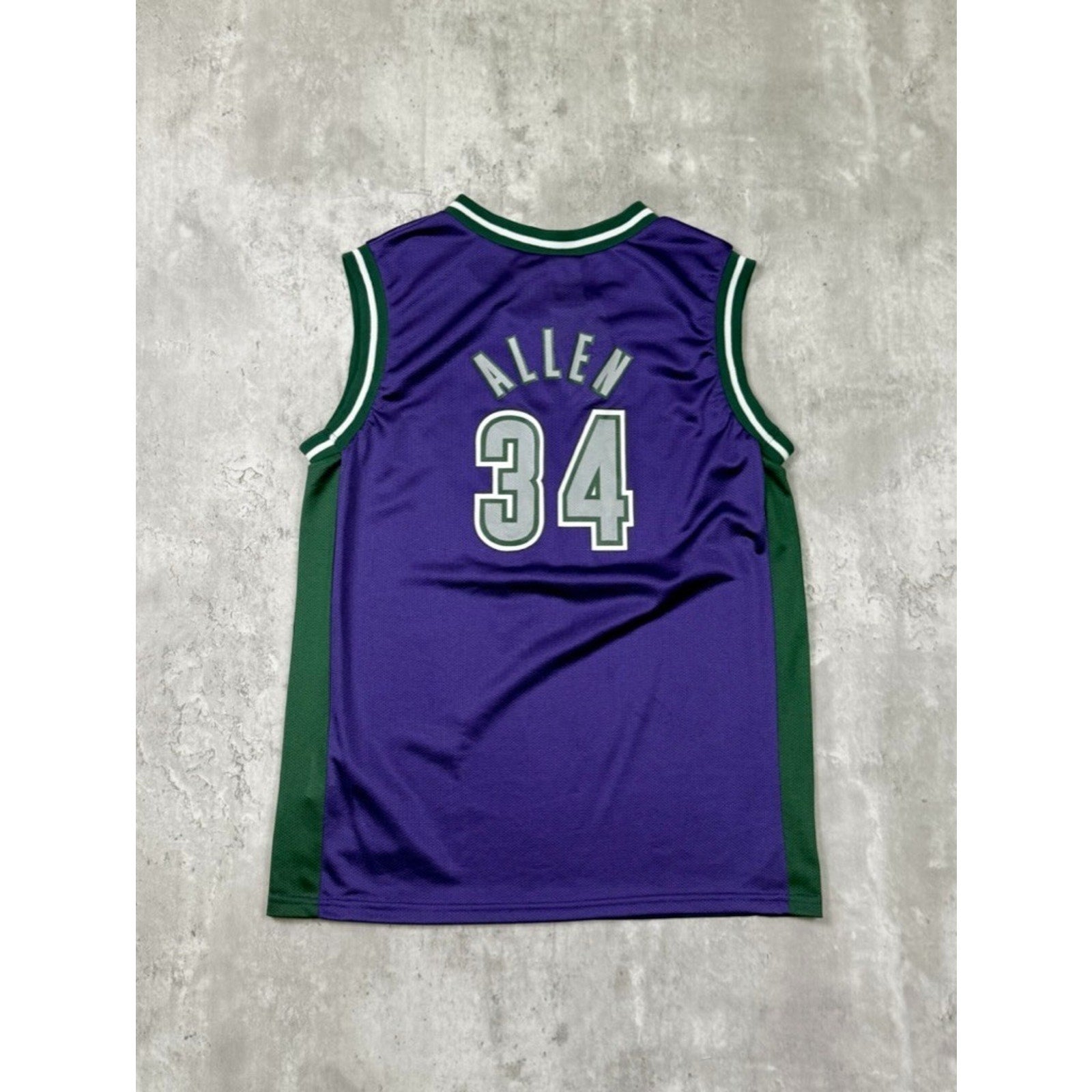 Vintage 90s Ray Allen #34 Milwaukee Bucks NBA Champion Jersey Size Medium YOUTH