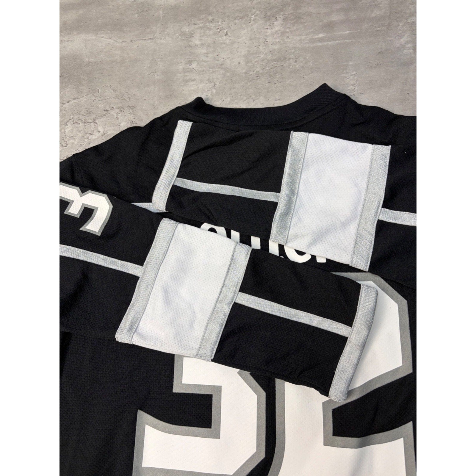Jonathan Quick #32 Los Angeles Kings NHL Fanatics Graphic Jersey Size L/XL YOUTH