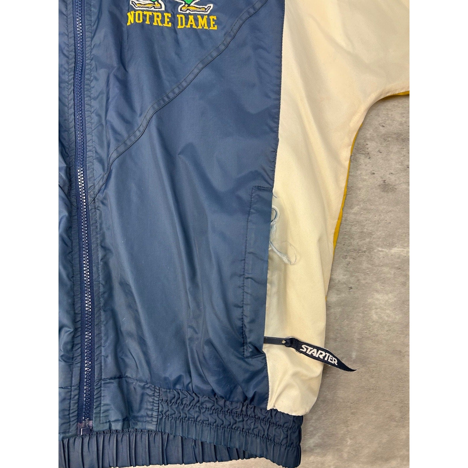 Vintage 90s Notre Dame Fighting Irish NCAA Starter Windbreaker Jacket Sz Medium