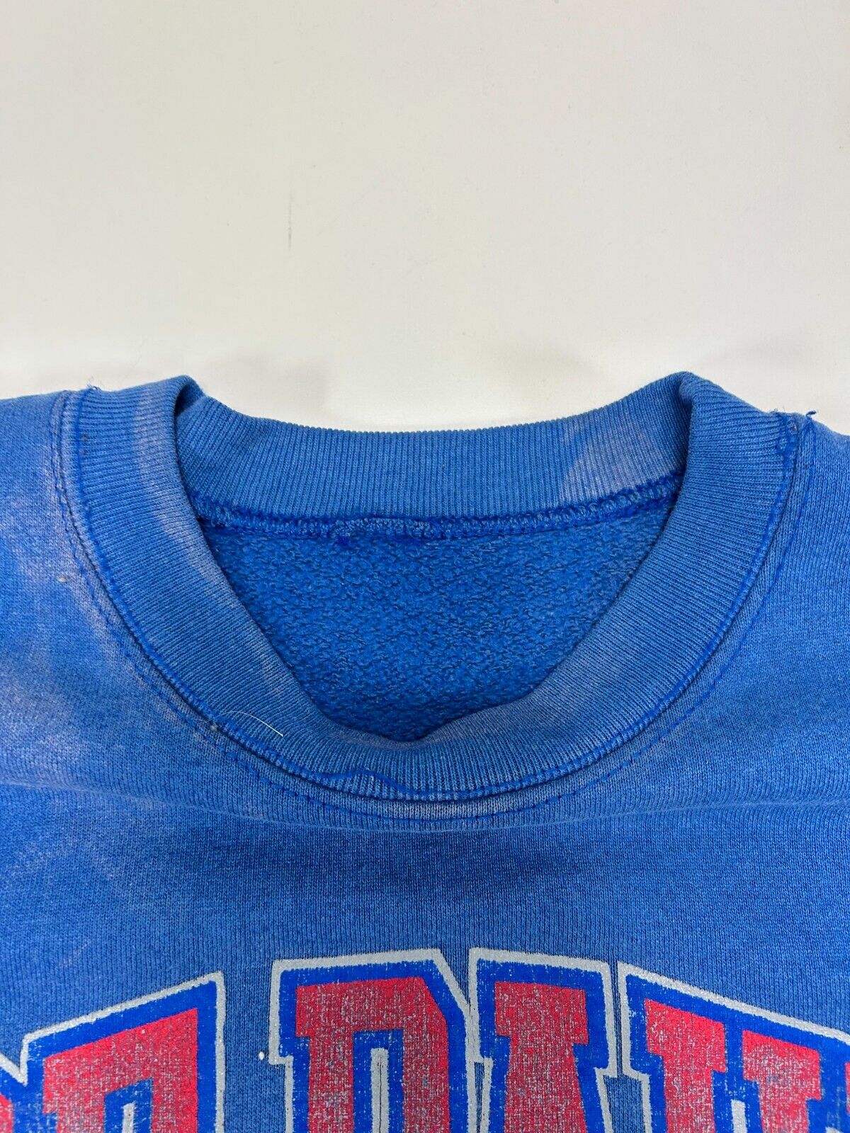 Vintage 1990 De Paul Blue Demons NCAA Crest Graphic Sweatshirt Size Medium