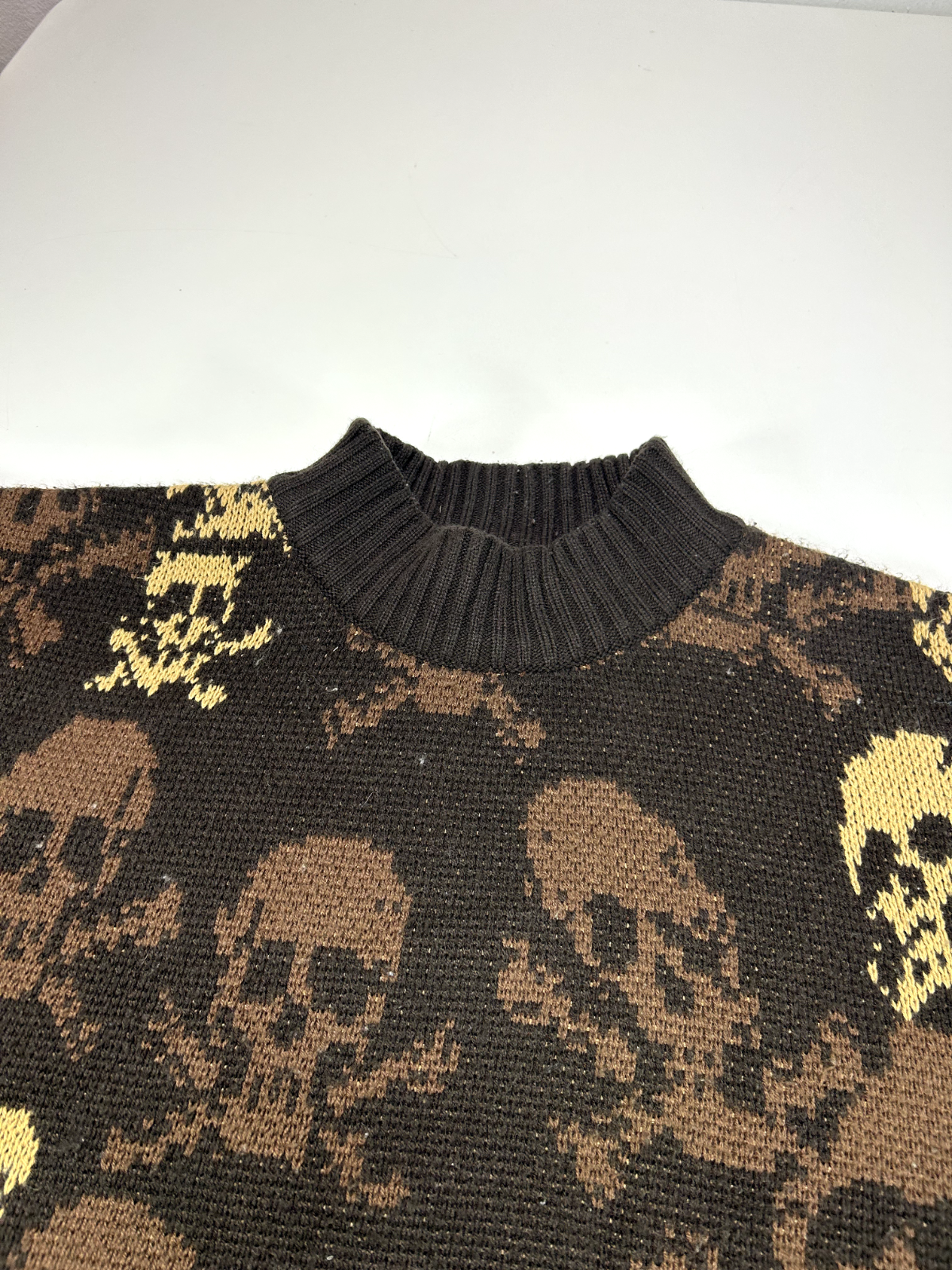 Vintage BTL Earth Tone Skull Pattern Pull Over Ribbed Knit Sweater Size XL Brown