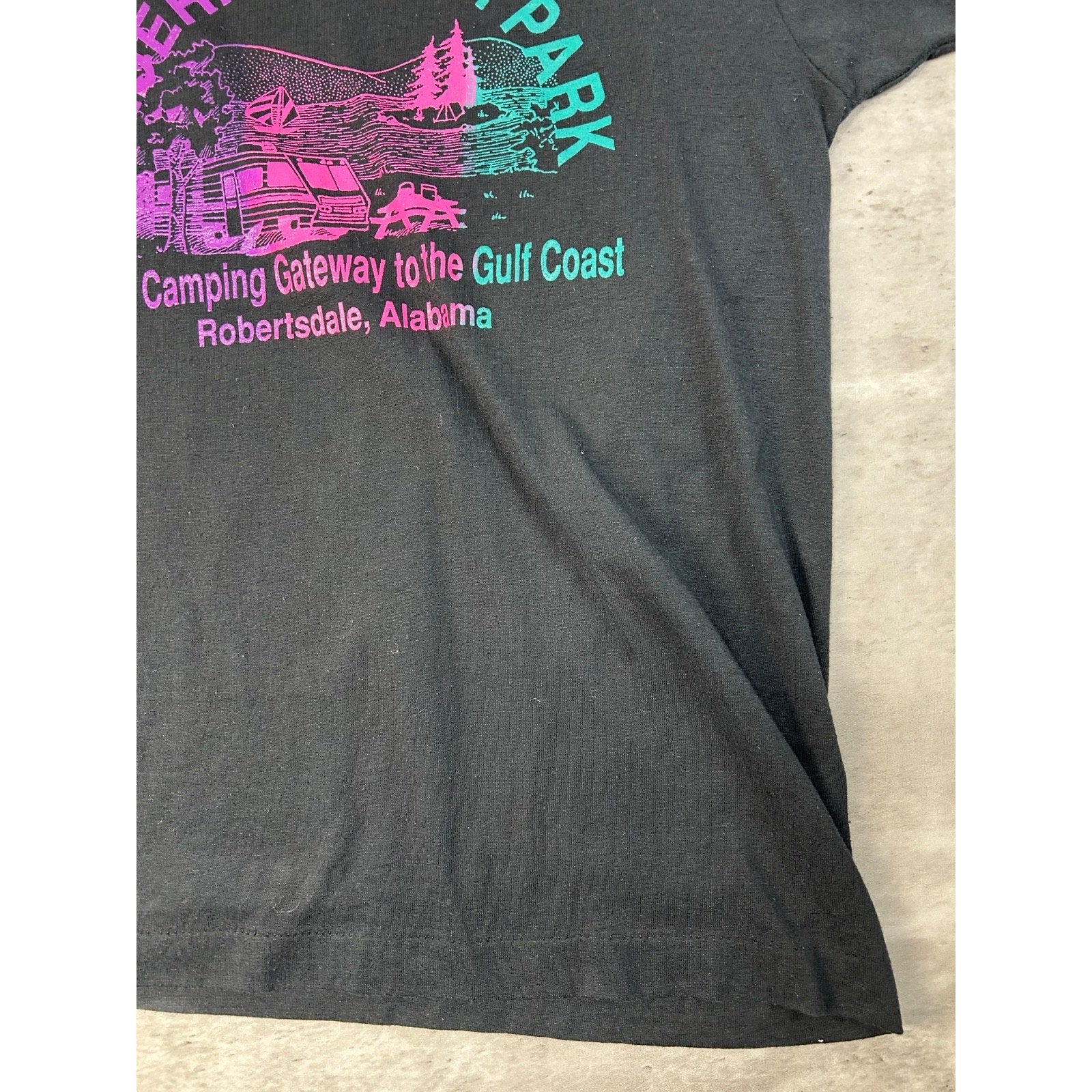 Vintage 80s/90s Wilderness RV Park Graphic Destination T-Shirt Size Medium