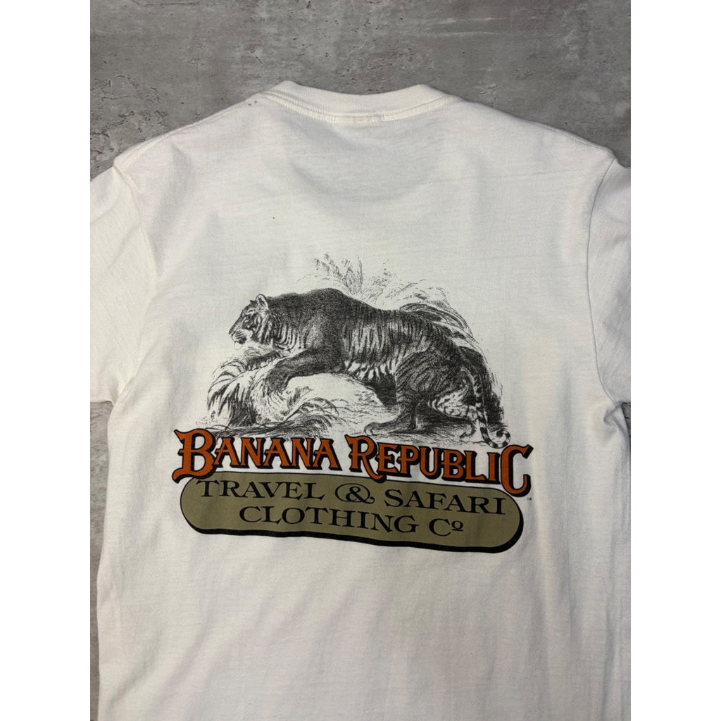 Vintage Banana Republic Travel & Safari Clothing Co Graphic T-Shirt Size Small