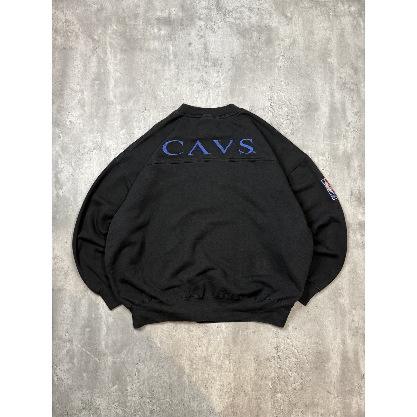 Vintage Cleveland Cavaliers NBA Embroidered Logo Basketball Sweatshirt Size XL