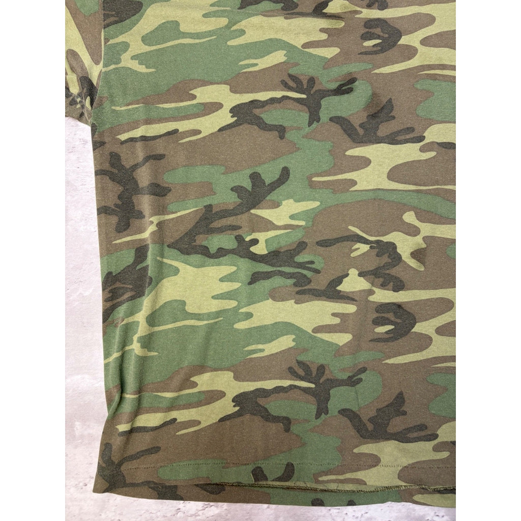 Vintage 1990s Woodland Camo Military T-Shirt Size XL