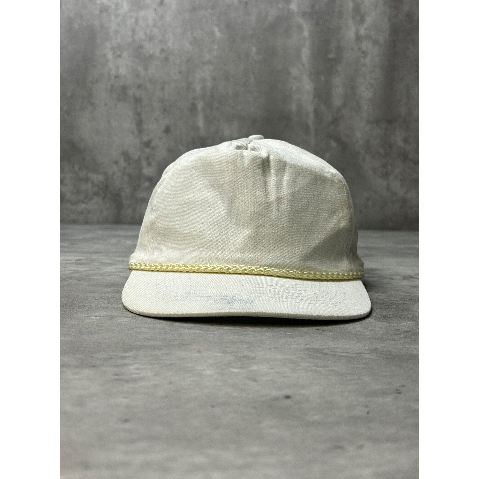 Vintage 80s/90s Blank White Snapback Hat OSFA