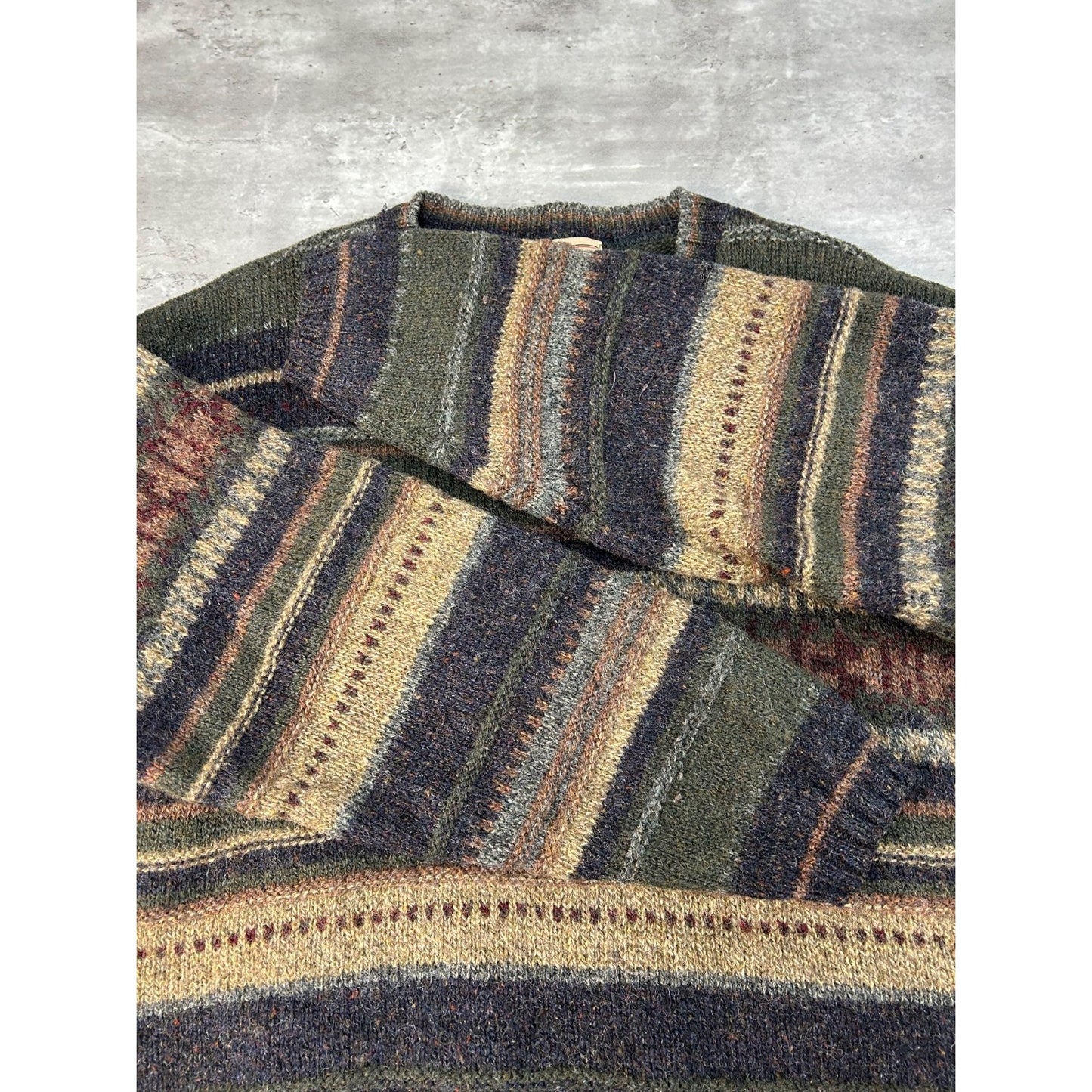 Vintage Woolrich Abstract Striped Print Pullover Knit Sweater Size Large