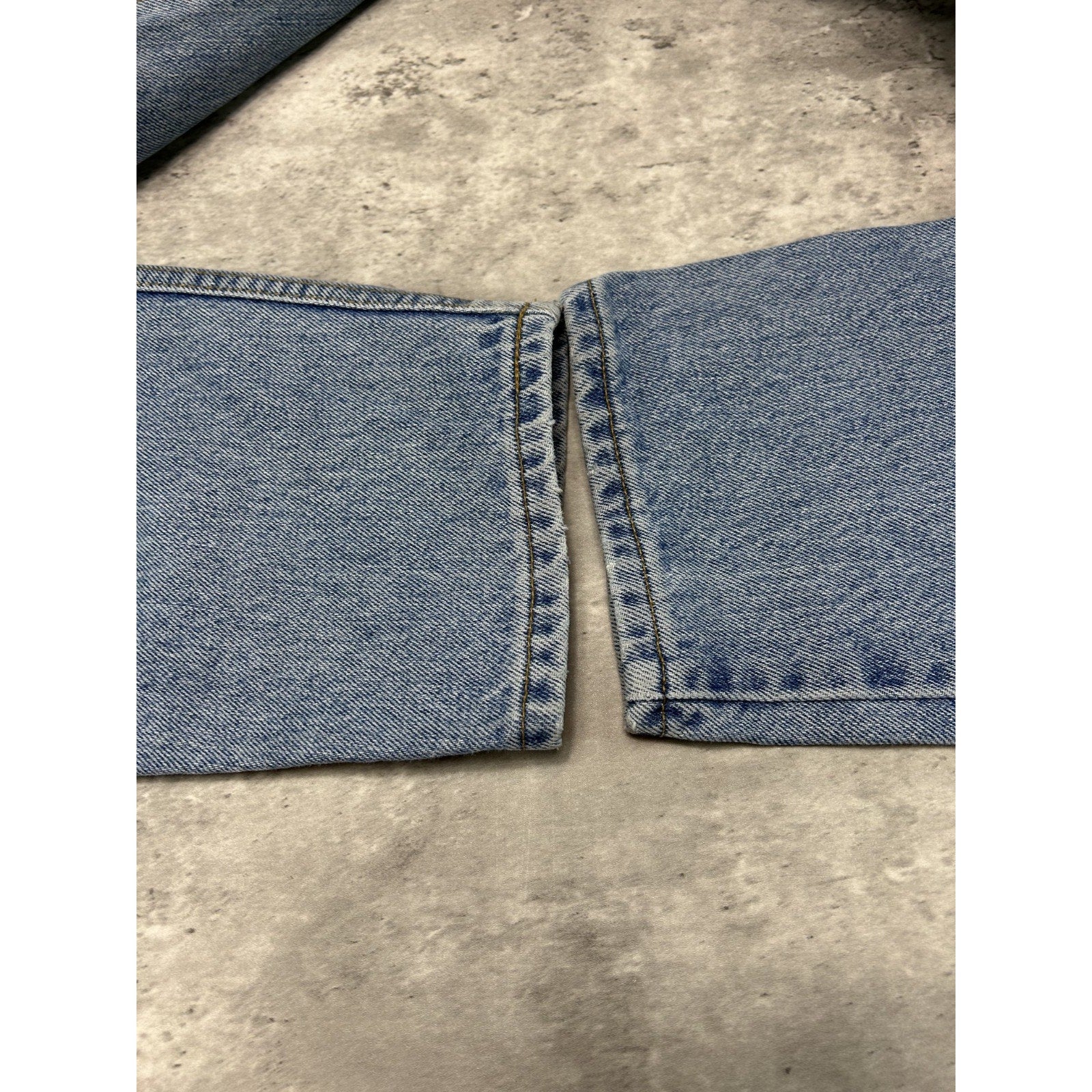 Vintage 90s Womens Levis 550 Red Tab Light Wash Denim Pants Size 33 Blue