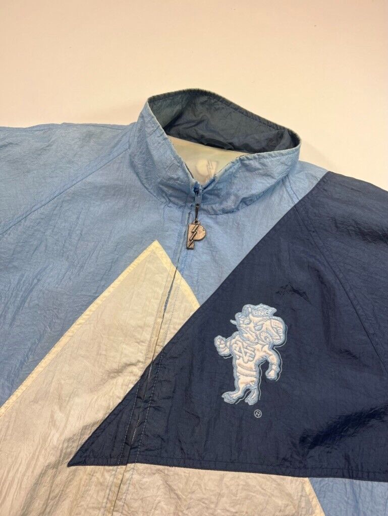 Vintage 90s UNC Tarheels NCAA Embroidered Pro Player Nylon Jacket Size Medium