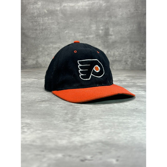Vintage 90s Philadelphia Flyers NHL Embroidered Logo Hockey Fitted Hat Size 7