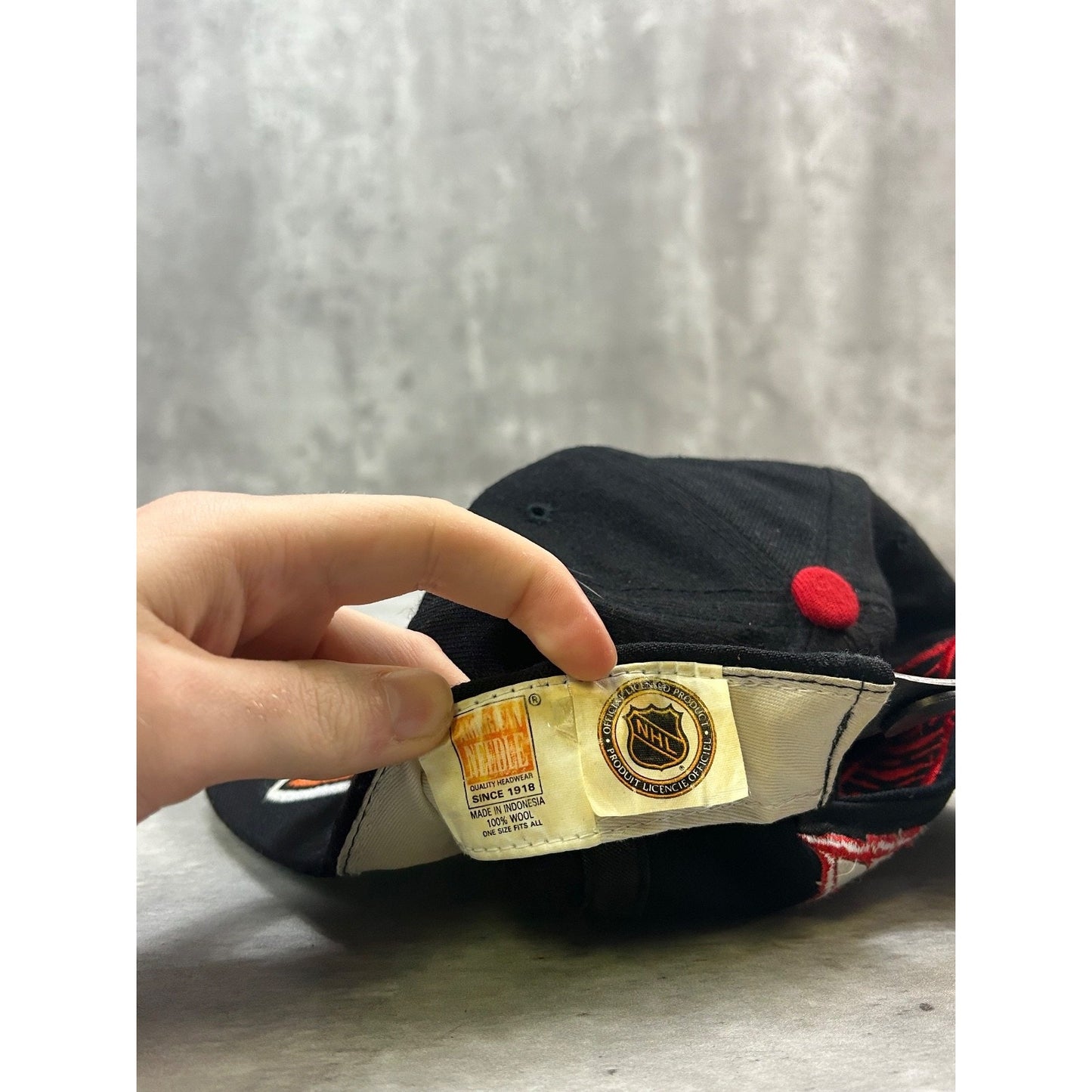 Vintage 90s Chicago Blackhawks NHL Embroidered Big Logo Snapback Hat OSFA