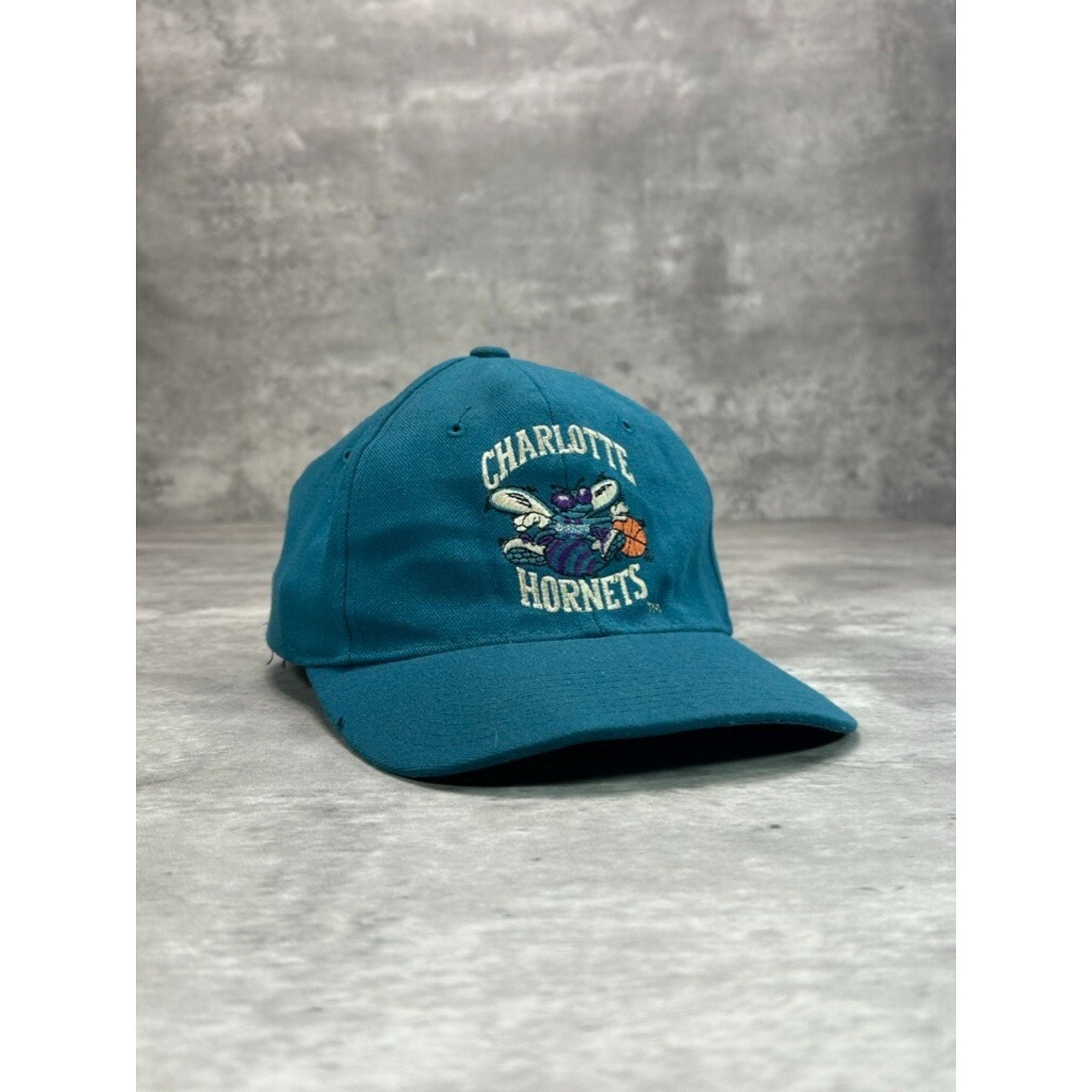 Vintage Charlotte Hornets NBA Embroidered Logo Starter Fitted Hat Size Teal