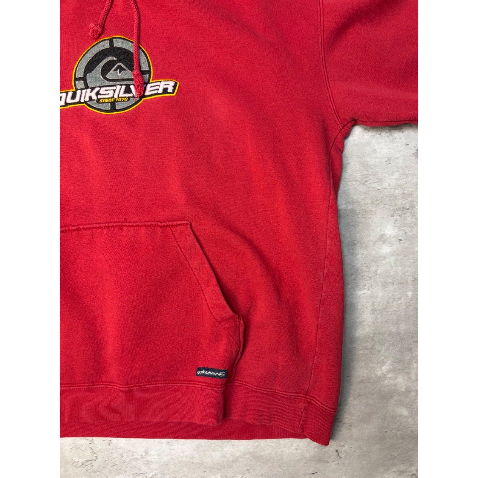 Vintage Y2K Quiksilver Embroidered Logo Spellout Hooded Sweatshirt Size Small