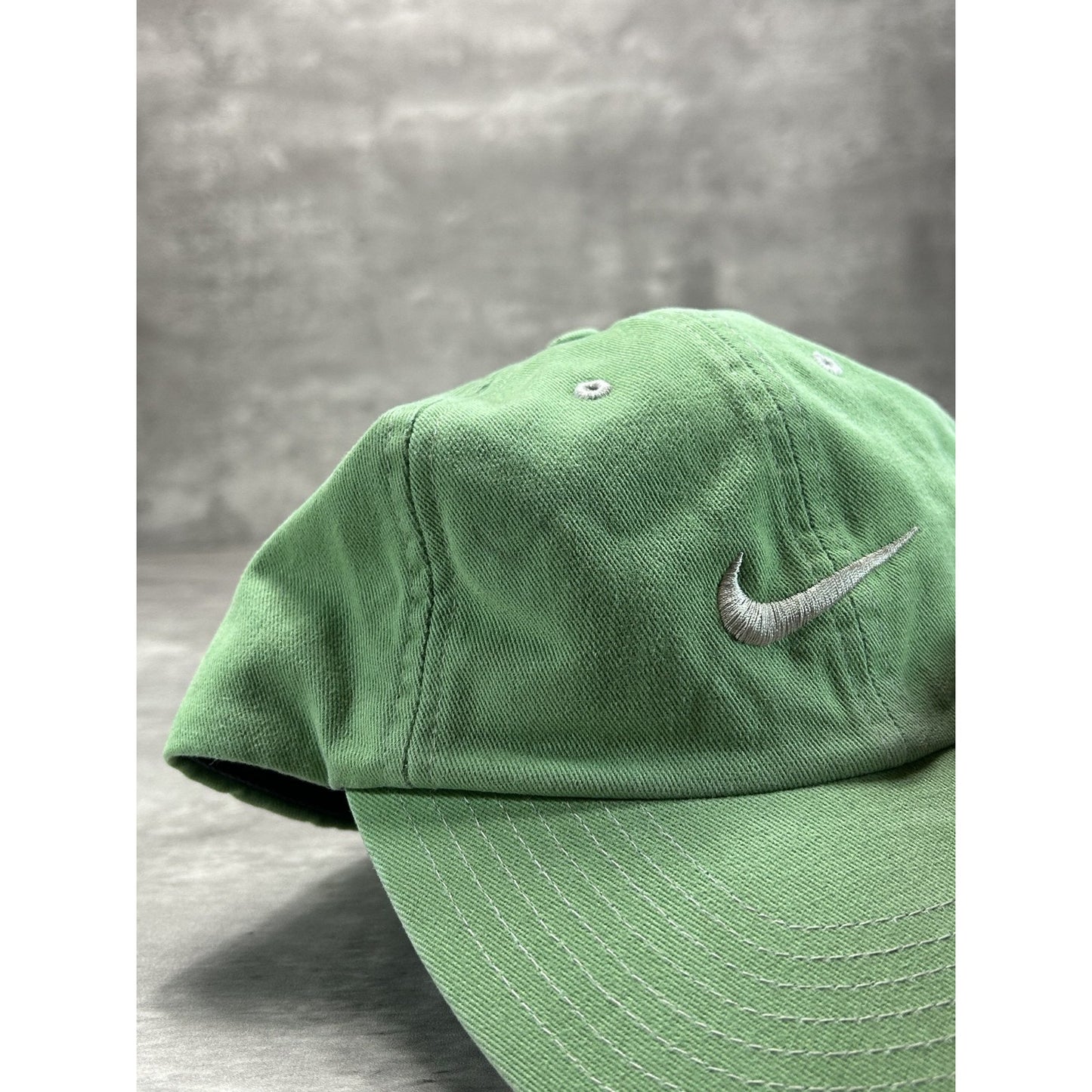 Vintage 2000s Nike Embroidered Swoosh Strapback Hat OSFA Green