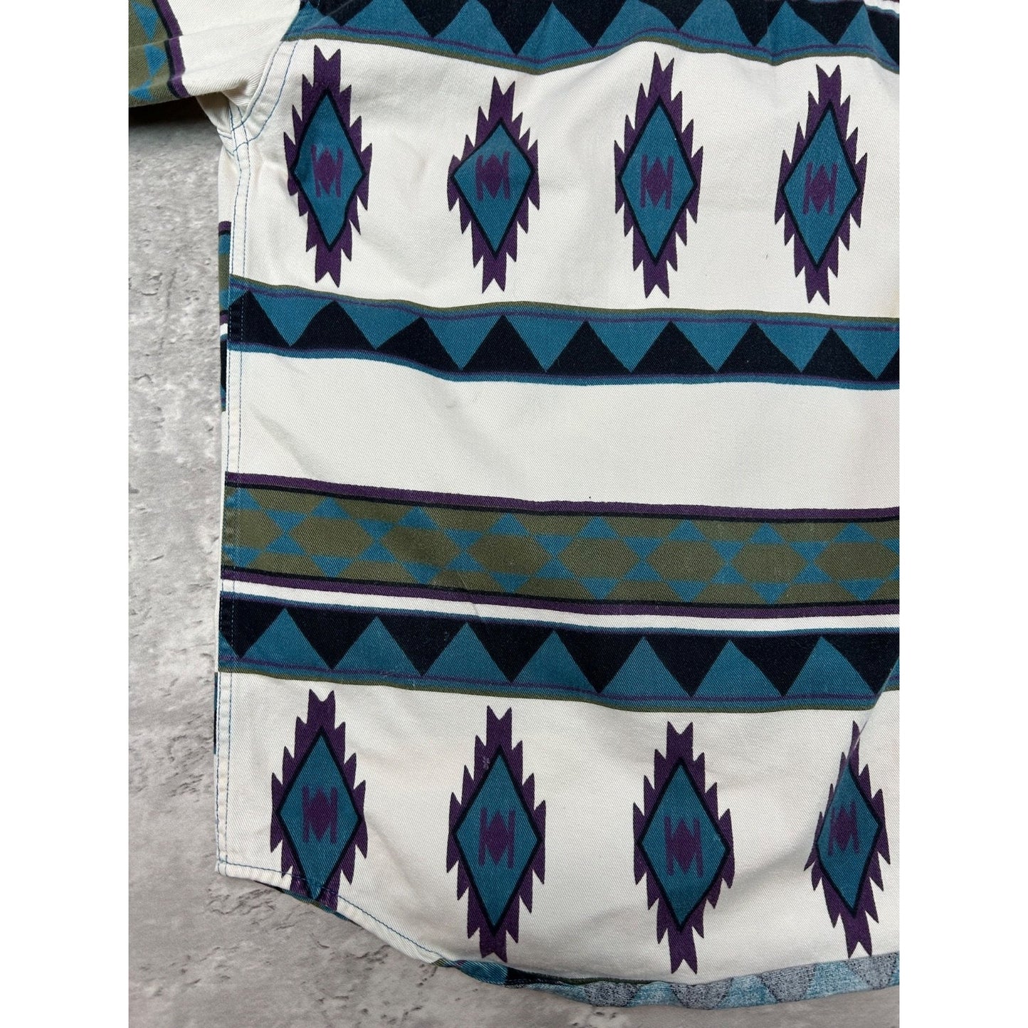 Vintage Arizona Aztec Western Style Long Sleeve Button Up Shirt Sz Medium YOUTH